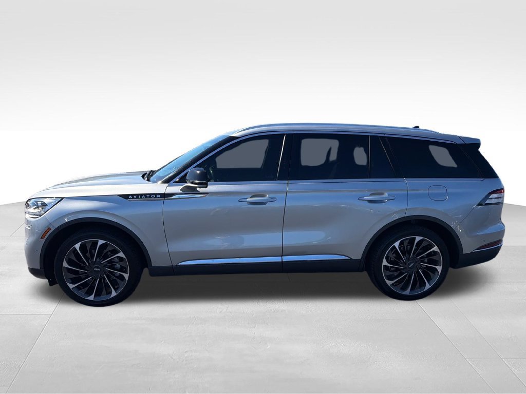Used 2021 Lincoln Aviator Reserve w/ Equipment Group 202A AWD/4WD image 2