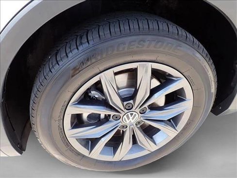Used 2022 Volkswagen Tiguan SE image 7
