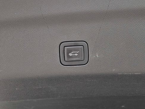 Used 2023 Cadillac Escalade ESV Premium Luxury AWD/4WD image 23