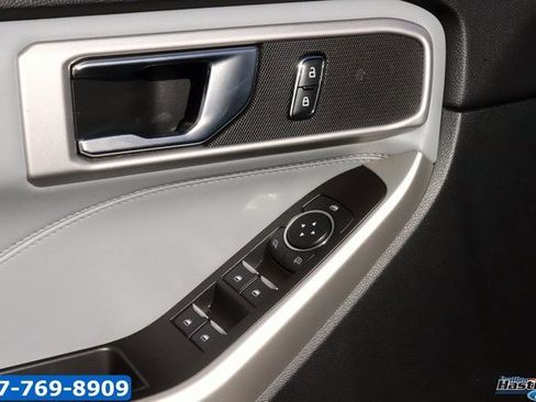 Used 2021 Ford Explorer XLT w/ Equipment Group 202A image 10