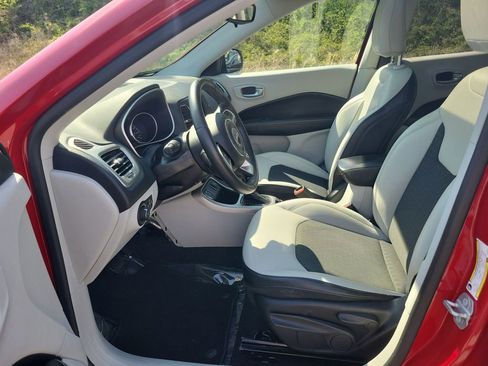 Used 2019 Jeep Compass Latitude image 20