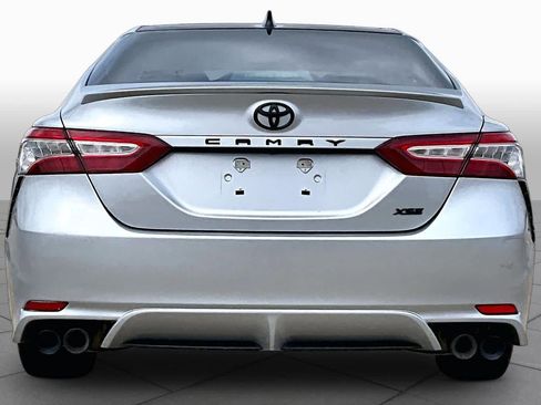 Used 2020 Toyota Camry XSE FWD image 4