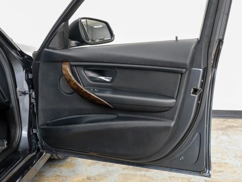 Used 2016 BMW 320i xDrive Sedan image 40