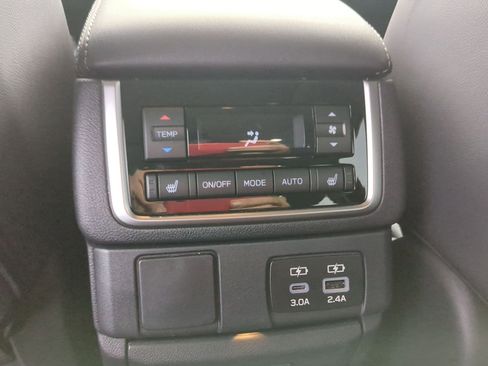 Used 2024 Subaru Ascent Limited w/ Technology Package image 19