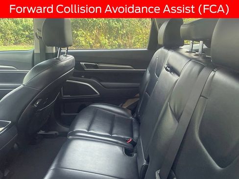 Used 2020 Kia Telluride LX AWD/4WD image 8