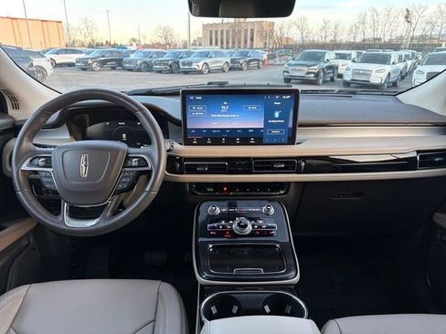 Certified 2023 Lincoln Nautilus FWD image 18