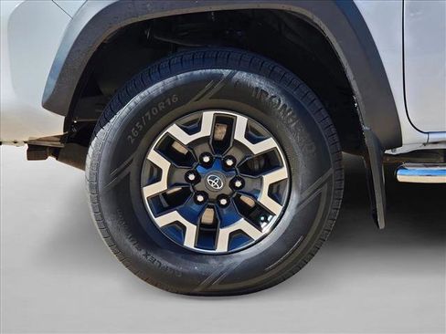 Used 2016 Toyota Tacoma TRD Off-Road image 23