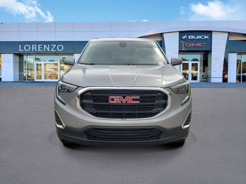 Used 2020 GMC Terrain SLE FWD image 2