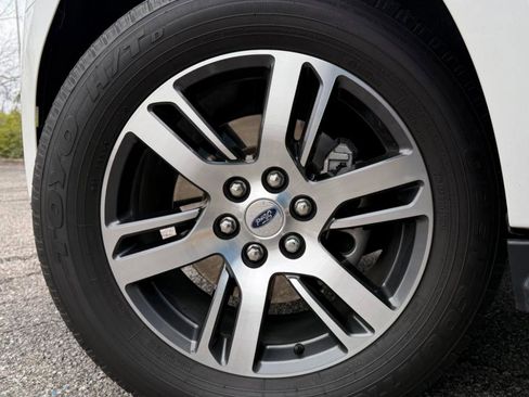 Used 2023 Ford Expedition Limited AWD/4WD image 36
