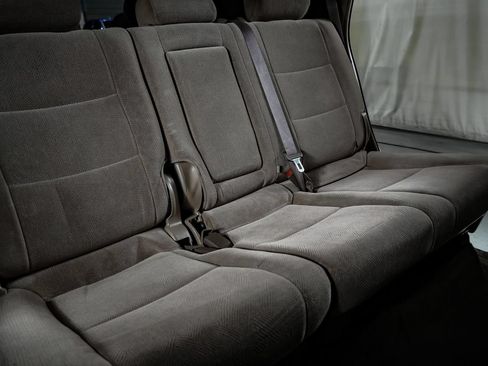 Used 2004 Toyota Sequoia SR5 w/ Convenience Pkg RWD image 28