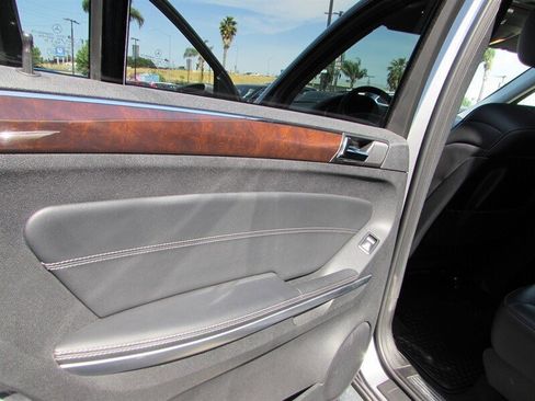 Used 2011 Mercedes-Benz GL 450 4MATIC image 15