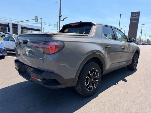 Used 2024 Hyundai Santa Cruz SE image 3