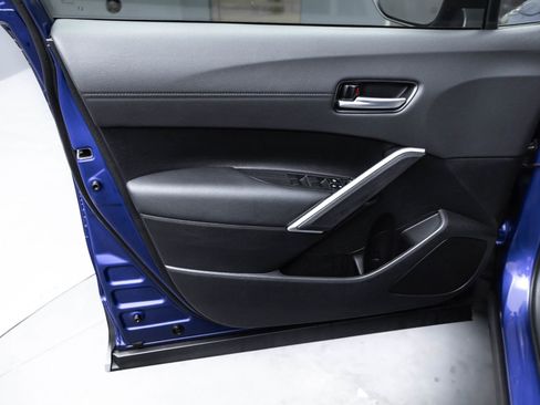 Used 2024 Toyota Corolla Cross XLE image 27