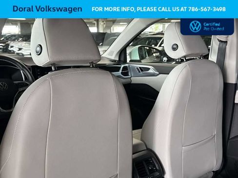 Used 2025 Volkswagen Taos SE FWD image 23