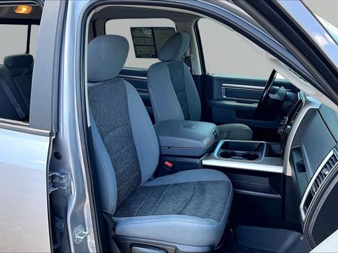 Used 2020 RAM 1500 Classic SLT w/ Luxury Group RWD image 7