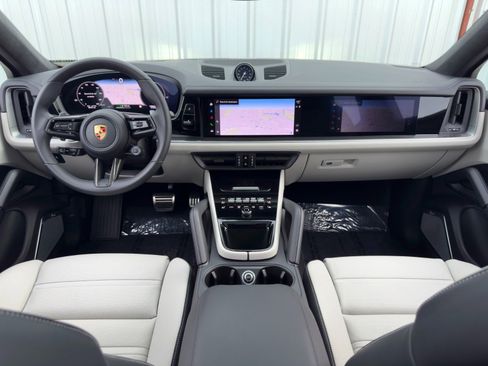 Used 2024 Porsche Cayenne Turbo image 14