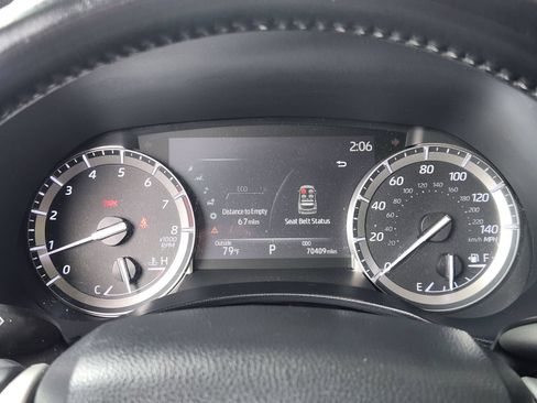 Used 2022 Toyota Highlander XLE FWD image 15