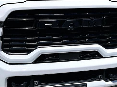 Used 2025 RAM 2500 Big Horn AWD/4WD image 30