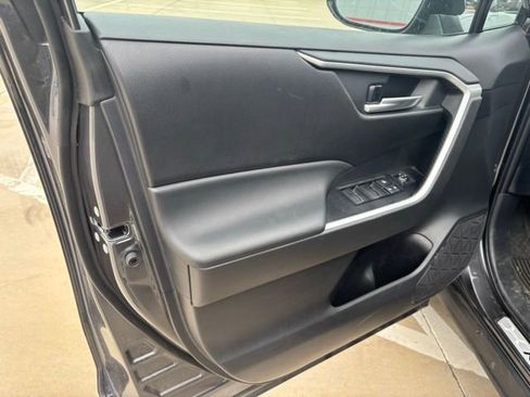 Used 2025 Toyota RAV4 XLE w/ Convenience Package FWD image 9