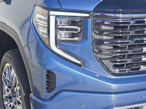 Used 2025 GMC Sierra 1500 Denali Ultimate image 10