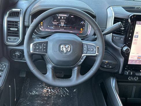 New 2026 RAM 2500 Laramie AWD/4WD image 13