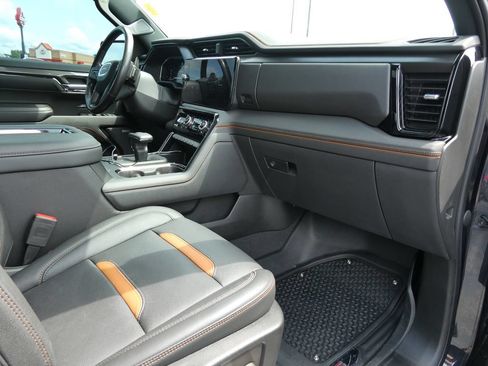 Certified 2022 GMC Sierra 1500 AT4 w/ AT4 Premium Package AWD/4WD image 15