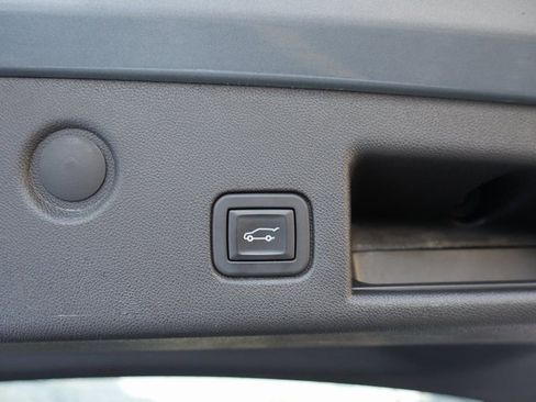 Used 2024 Chevrolet Equinox RS FWD image 27