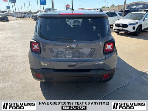 Used 2022 Jeep Renegade Latitude w/ Convenience Group AWD/4WD image 5
