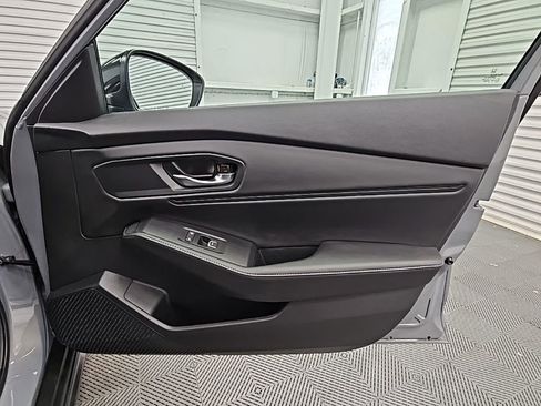 Used 2025 Honda Accord Sport image 41