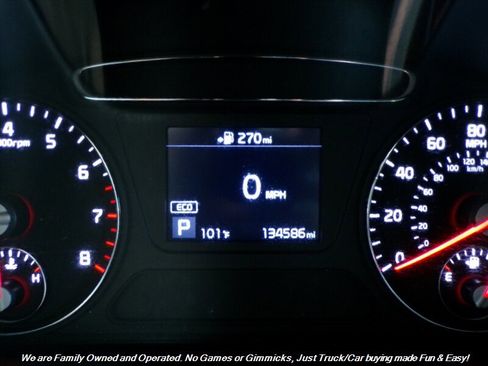 Used 2020 Kia Sorento LX FWD image 12