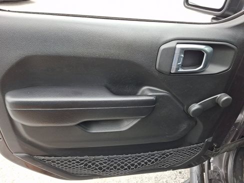 Used 2021 Jeep Wrangler Unlimited Sport image 12