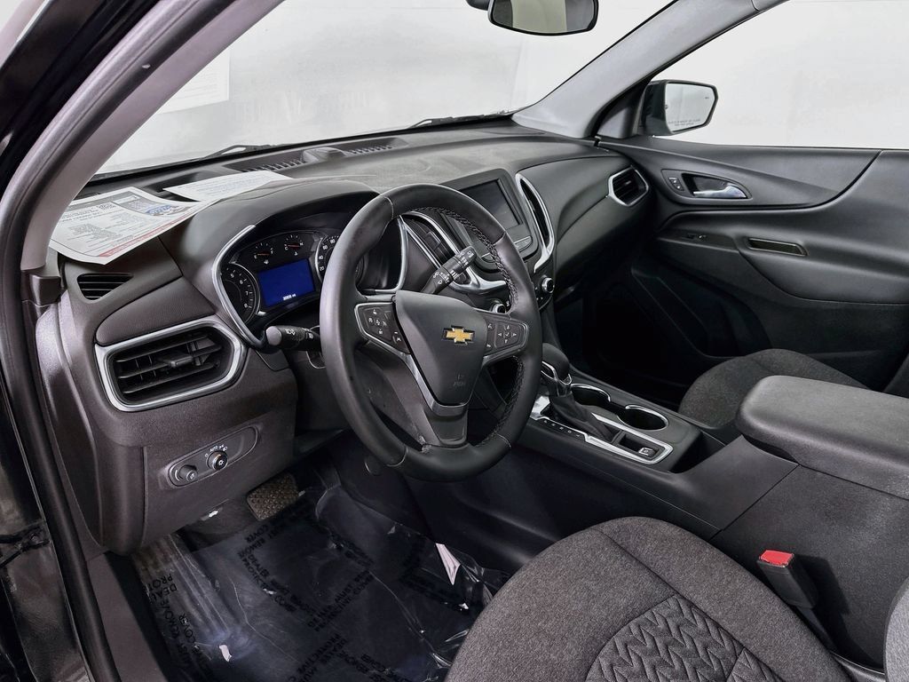 Used 2024 Chevrolet Equinox LT w/ LPO, Floor Liner Package FWD image 15