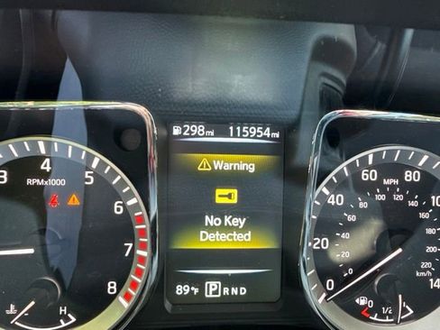 Used 2017 Nissan Titan SV RWD image 7
