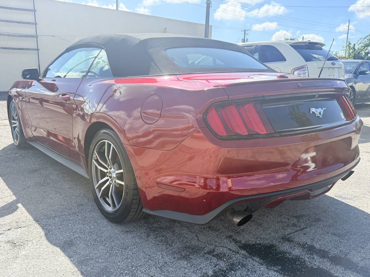 Used 2017 Ford Mustang Premium RWD image 7