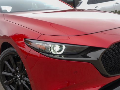 Certified 2025 MAZDA MAZDA3 Hatchback w/Premium Plus Pkg image 3