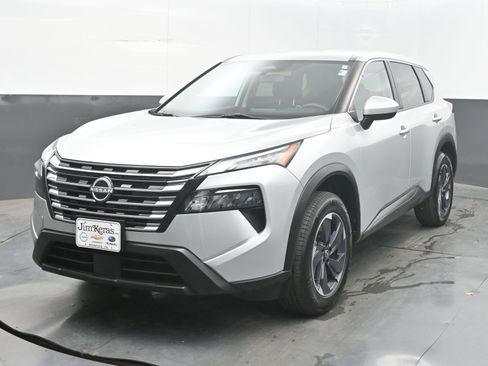 Certified 2024 Nissan Rogue SV AWD/4WD image 3