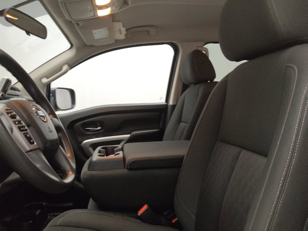 Used 2017 Nissan Titan SV AWD/4WD image 17