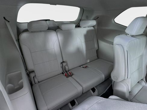 New 2026 Buick Enclave Avenir image 29