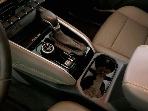 Used 2025 Chevrolet Colorado ZR2 w/ Technology Package image 18