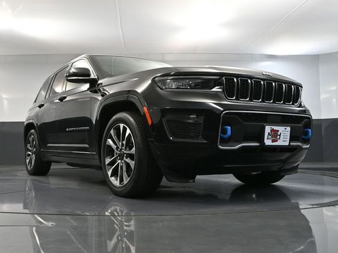 Used 2022 Jeep Grand Cherokee Overland w/ Luxury Tech Group IV image 61