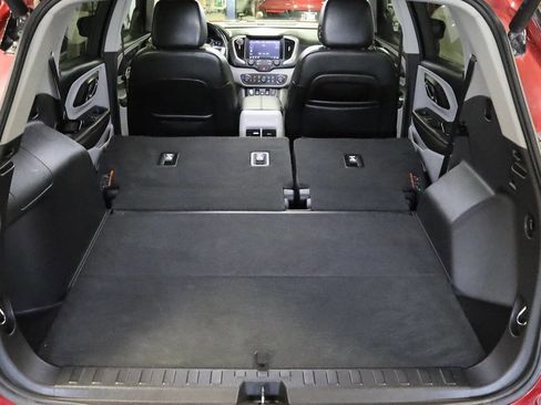 Used 2019 GMC Terrain SLT w/ Preferred Package image 25