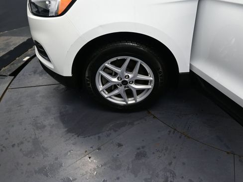 Used 2024 Ford Edge SEL AWD/4WD image 14