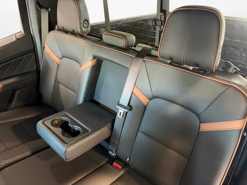 Certified 2024 GMC Canyon AT4 w/ AT4 Premium Package AWD/4WD image 12
