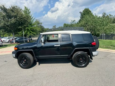 Used 2007 Toyota FJ Cruiser 4WD image 6