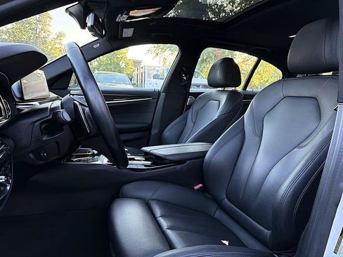 Used 2019 BMW 530i RWD image 16