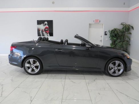 Used 2010 Lexus IS 250C image 4