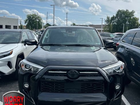 Used 2023 Toyota 4Runner SR5 Premium w/ Moonroof Package AWD/4WD image 1
