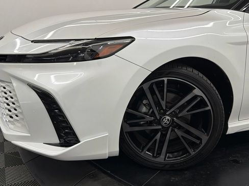 Used 2025 Toyota Camry XSE FWD image 5