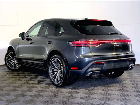Certified 2026 Porsche Macan AWD/4WD image 3