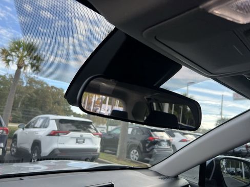 Used 2022 Toyota RAV4 XLE image 27